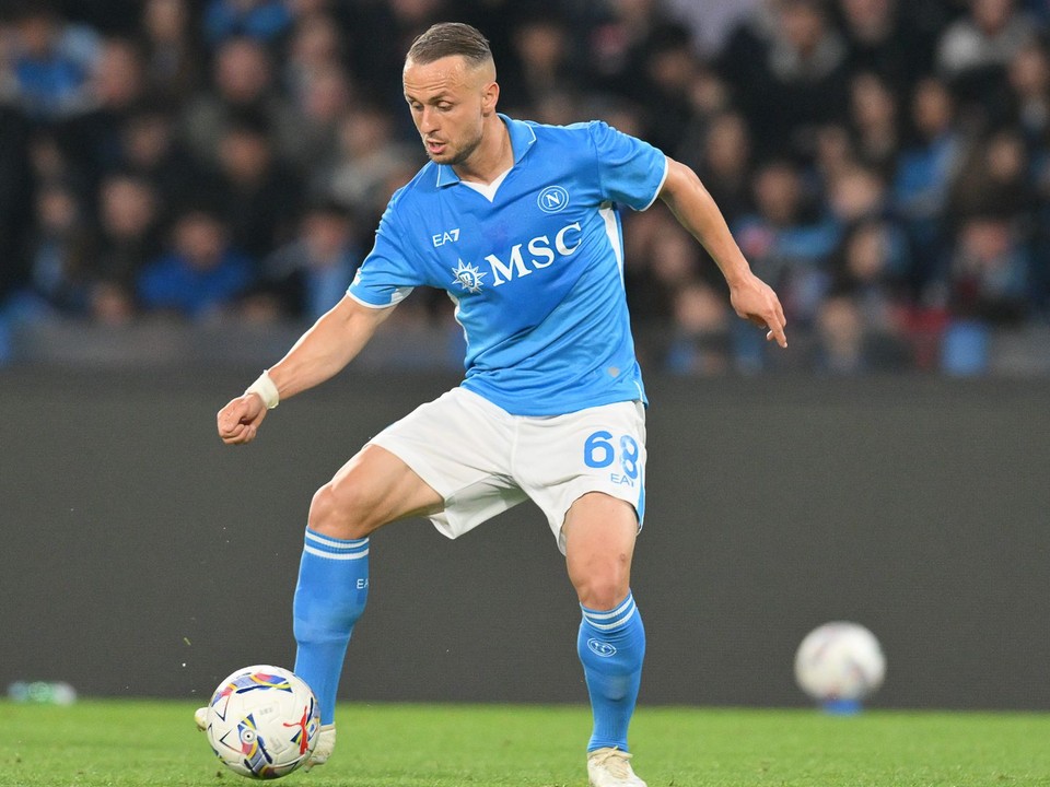 Slovenský futbalista Stanislav Lobotka vo farbách SSC Neapol. 