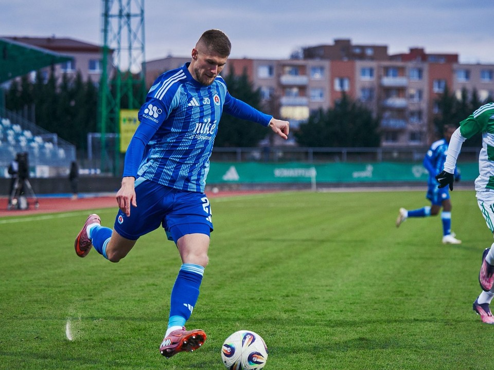 Alen Mustafič v drese ŠK Slovan Bratislava.