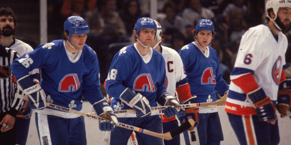 Mníška, objaviteľ a Peter Šťastný. Bratia zo Slovenska sú v Quebecu stále králi