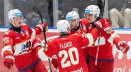 Hráči Liptovského Mikuláša sa tešia z gólu v zápase hokejovej Tipsport ligy.