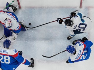 Momentka zo zápasu Slovensko - Fínsko na ZOH 2026.