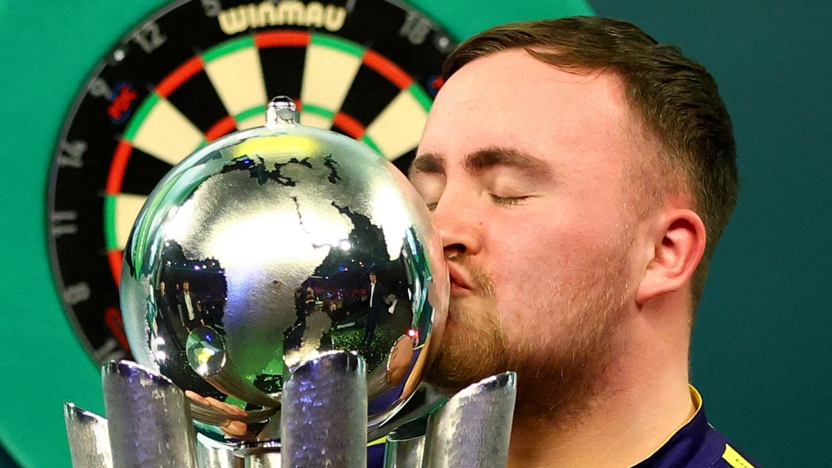 Keď hádže na terč, je to zabijak, vraví promotér. Littler má titul a peniaze ho nezmenia