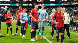 Hráči Česka reagujú po prehre v zápase základnej A-skupiny Česko - Mexiko na majstrovstvách sveta vo futbale.