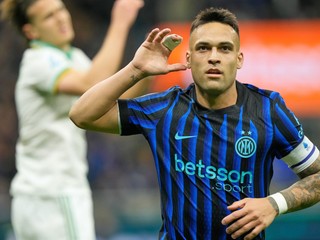 Lautaro Martinez sa teší z gólu