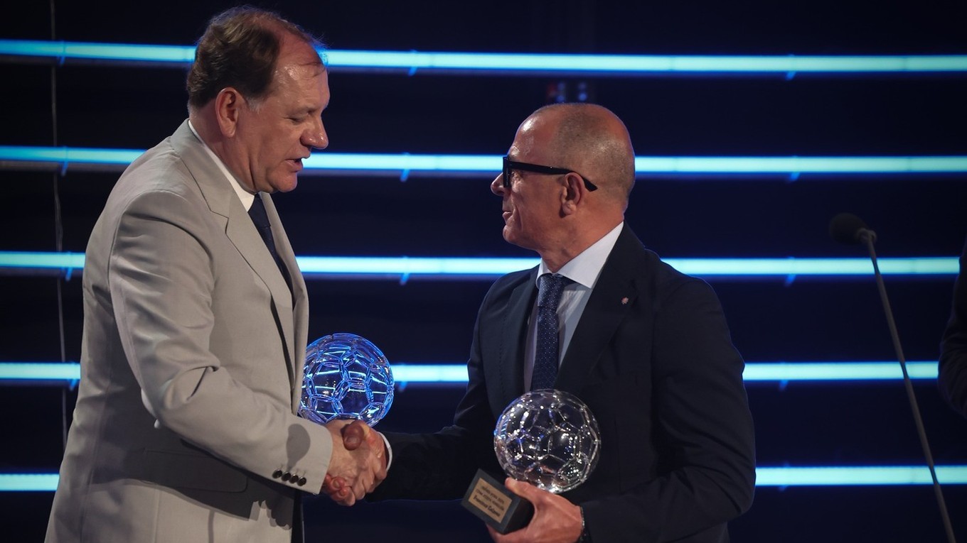 Vladimír Weiss a Francesco Calzona na galavečere Futbalista roka 2025.