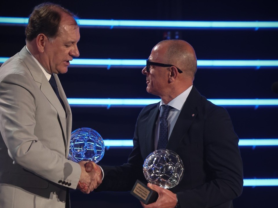 Vladimír Weiss a Francesco Calzona na galavečere Futbalista roka 2025.