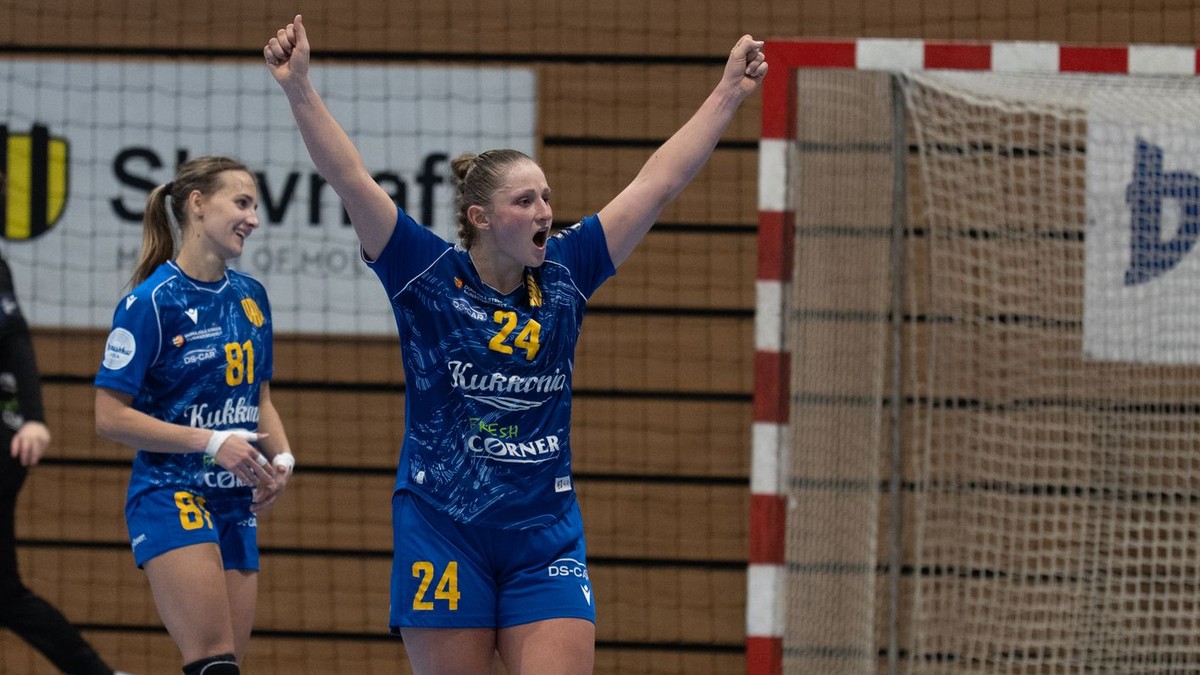 Kristína Pastorková (DAC Dunajská Streda) sa teší počas 6. kola Doprastav ligy v hádzanej žien HC DAC Dunajská Streda - DHC Slavia Praha
