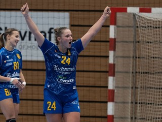 Kristína Pastorková (DAC Dunajská Streda) sa teší počas 6. kola Doprastav ligy v hádzanej žien HC DAC Dunajská Streda - DHC Slavia Praha