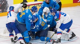 Momentka zo zápasu Kazachstan - Slovensko na MS v hokeji 2023.