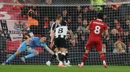 Momentka zo zápasu Liverpool - Newcastle United