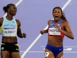 Julien Alfredová a Gabrielle Thomasová vo finále 200 m