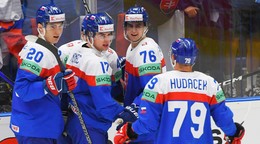 Na snímke slovenskí hokejisti sprava Libor Hudáček, Martin Pospíšil, Šimon Nemec a Juraj Slafkovský. 