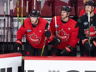 Connor McDavid a Sidney Crosby
