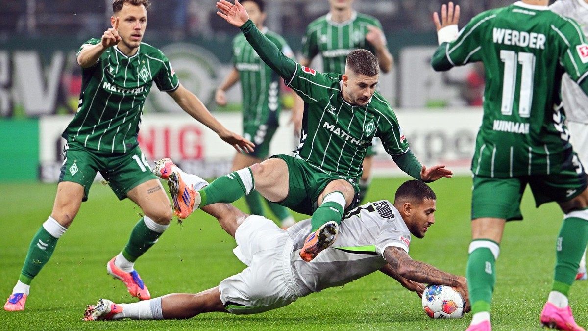 Momentka zo zápasu Werder Brémy - VfL Wolfsburg 