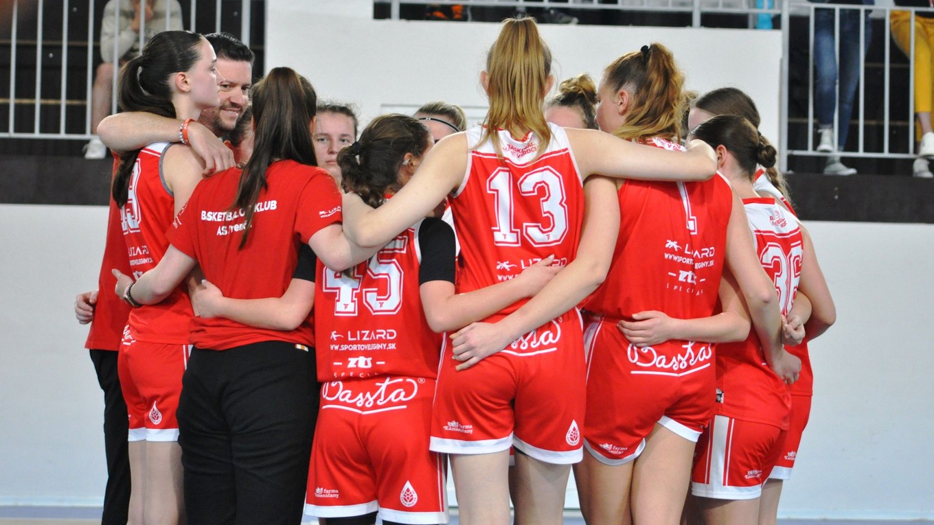 Basketbalistky BK AS Trenčín.