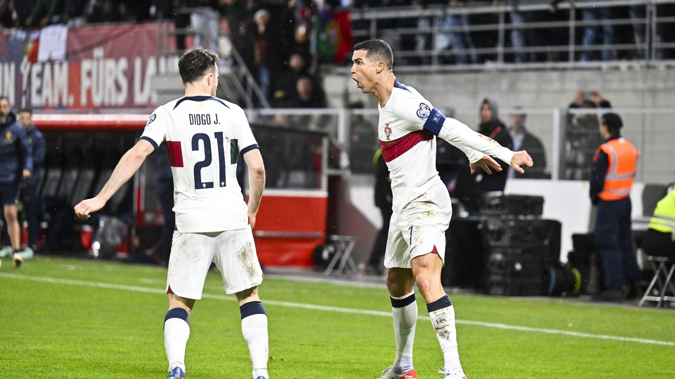 Cristiano Ronaldo sa teší po strelenom góle v zápase Lichtenštajnsko - Portugalsko v kvalifikácii EURO 2024.