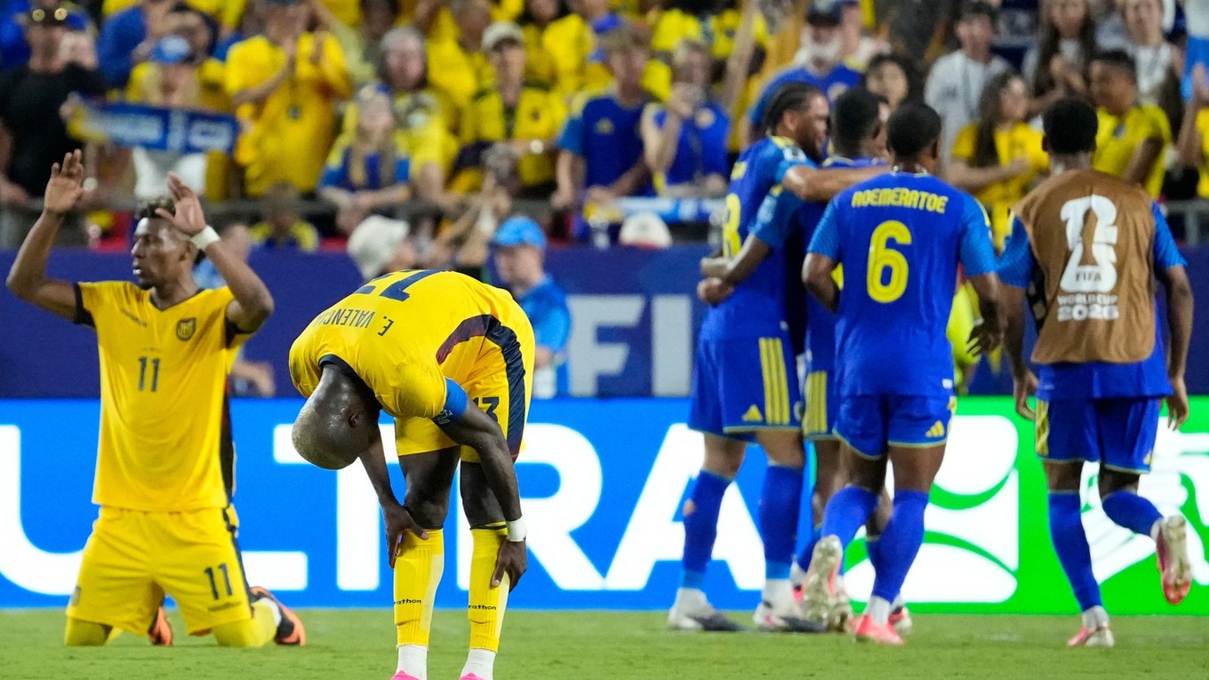 Ekvádorský futbalista Enner Valencia (vpredu) reaguje po skončení zápasu skupiny E majstrovstiev sveta vo futbale proti Curacau.