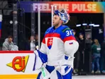Brankár Samuel Hlavaj v zápase proti Slovinsku na MS v hokeji 2025. 