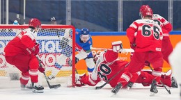 Slovenský hokejista Oliver Okuliar v zápase proti Dánsku na MS 2026.