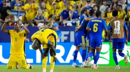 Ekvádorský futbalista Enner Valencia (vpredu) reaguje po skončení zápasu skupiny E majstrovstiev sveta vo futbale proti Curacau.