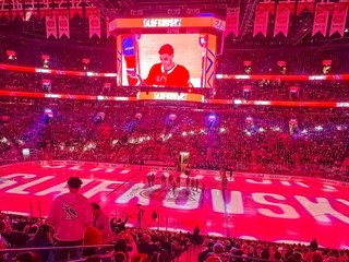 Juraj Slafkovský pred zápasom Montreal Canadiens - Chicago Blackhawks.