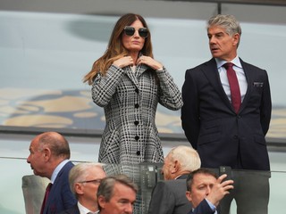 Karren Bradyová (vľavo)