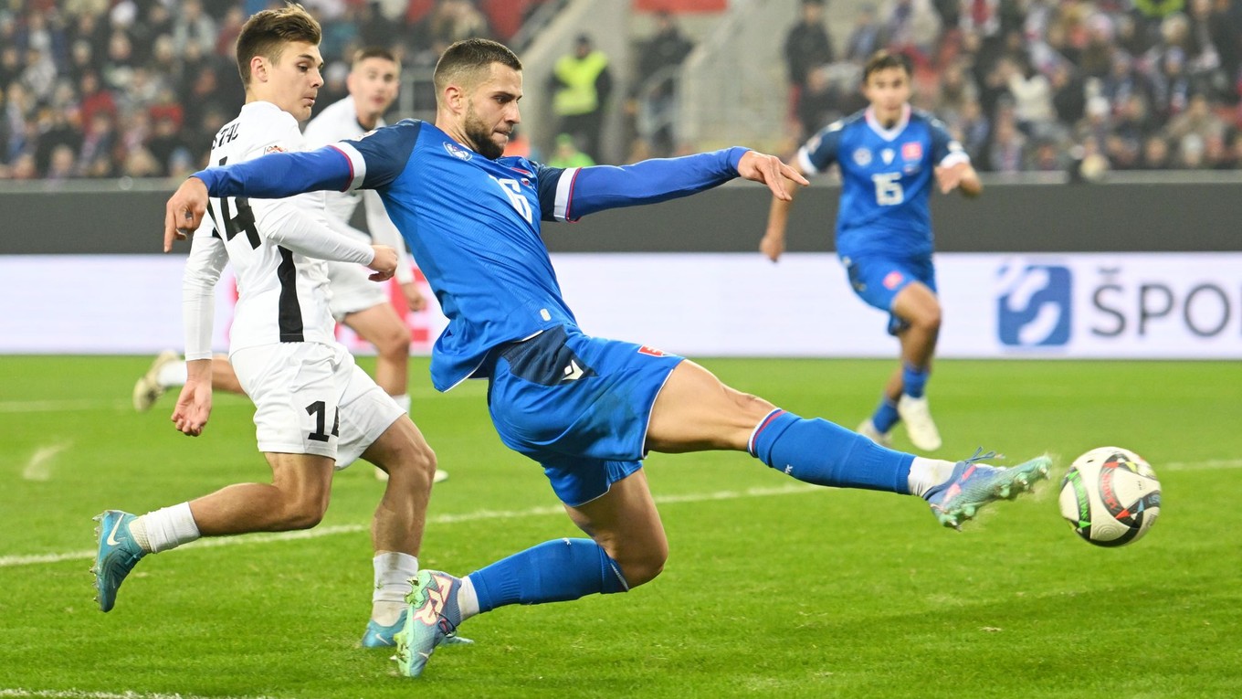 Dávid Hancko a Patrik Kristal počas zápasu C-divízie Ligy národov (LN) Slovensko - Estónsko.