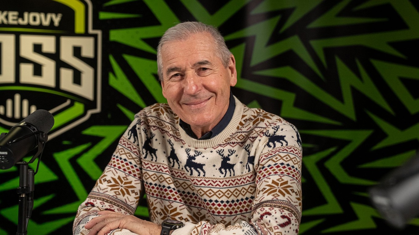 Marián Bezák počas nahrávania podcastu Hokejový BOSS.