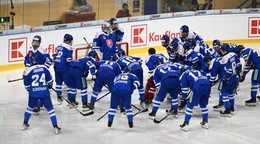 Hráči Slovenska počas prípravného zápasu hráčov do 18 rokov pred Hlinka Gretzky Cupom Slovensko - Kanada.