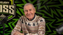 Marián Bezák počas nahrávania podcastu Hokejový BOSS.