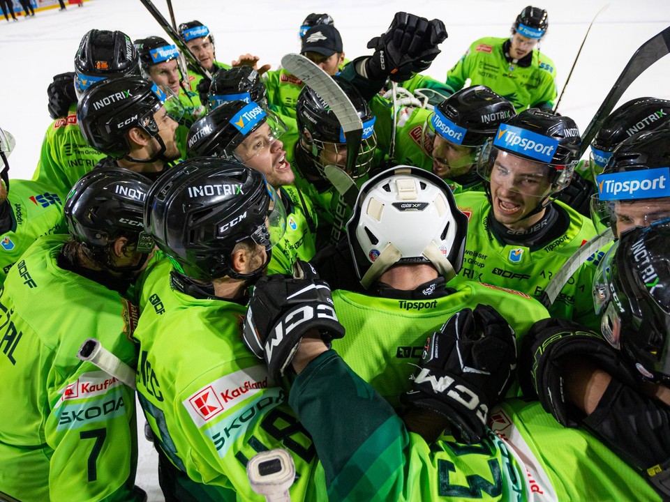 Hráči Žiliny sa radujú z víťazstva.