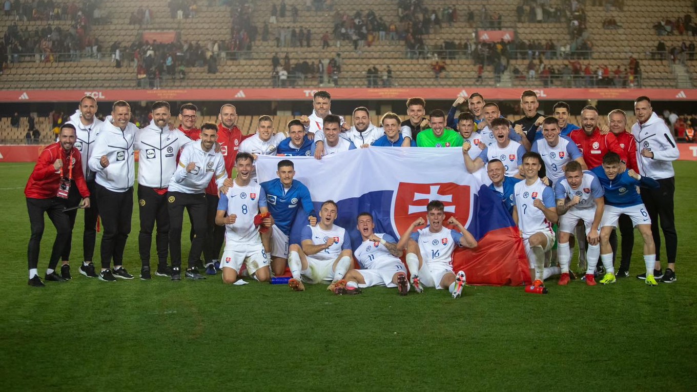 Slovenskí futbalisti do 21 rokov po výhre nad Španielskom.