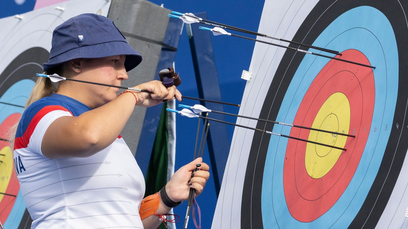 Slovenská lukostreľkyňa Denisa Baránková počas kvalifikácie olympijského luku na OH 2024 v Paríži