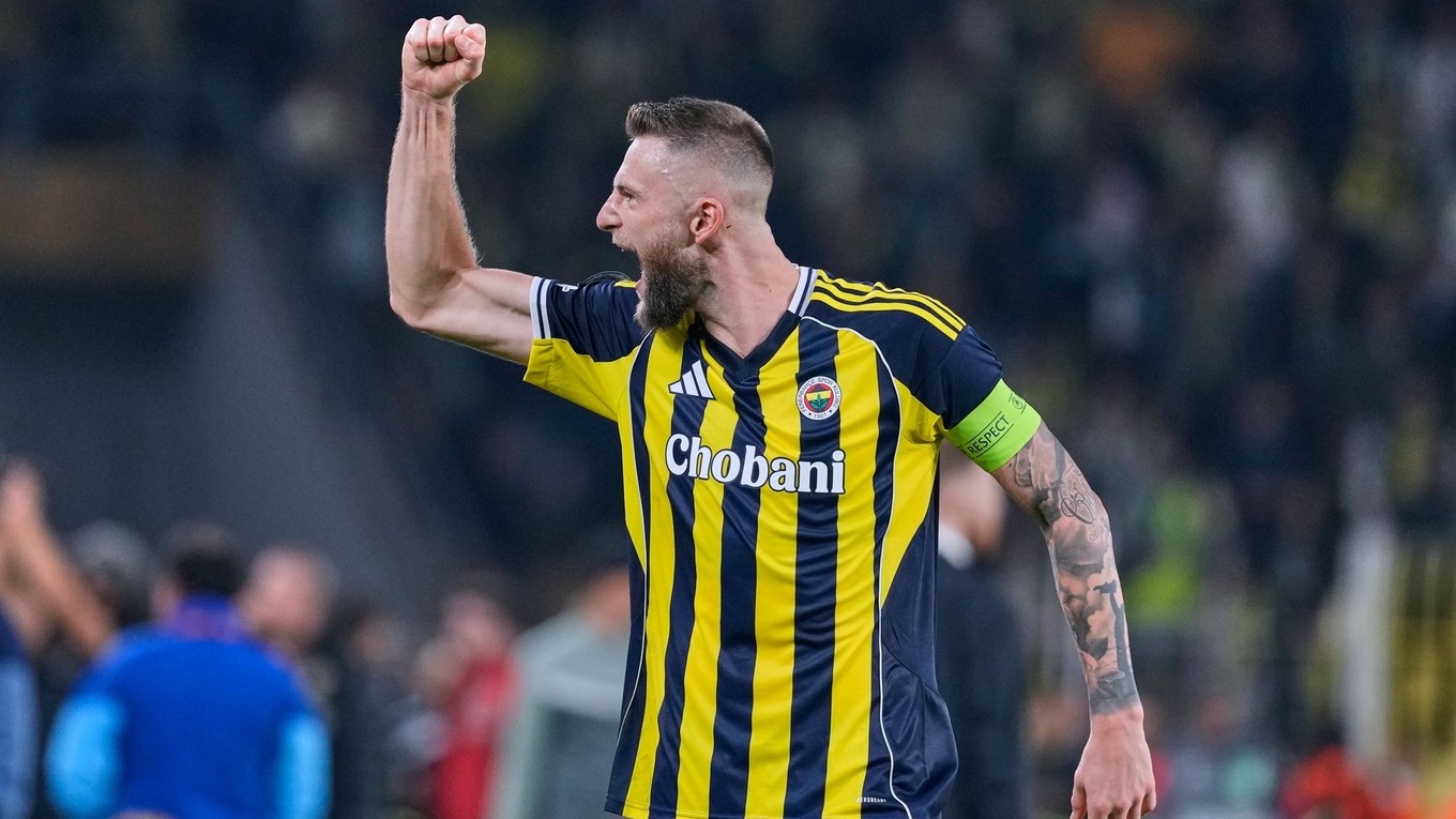 Slovenský obranca Milan Škriniar ako kapitán Fenerbahce Istanbul.