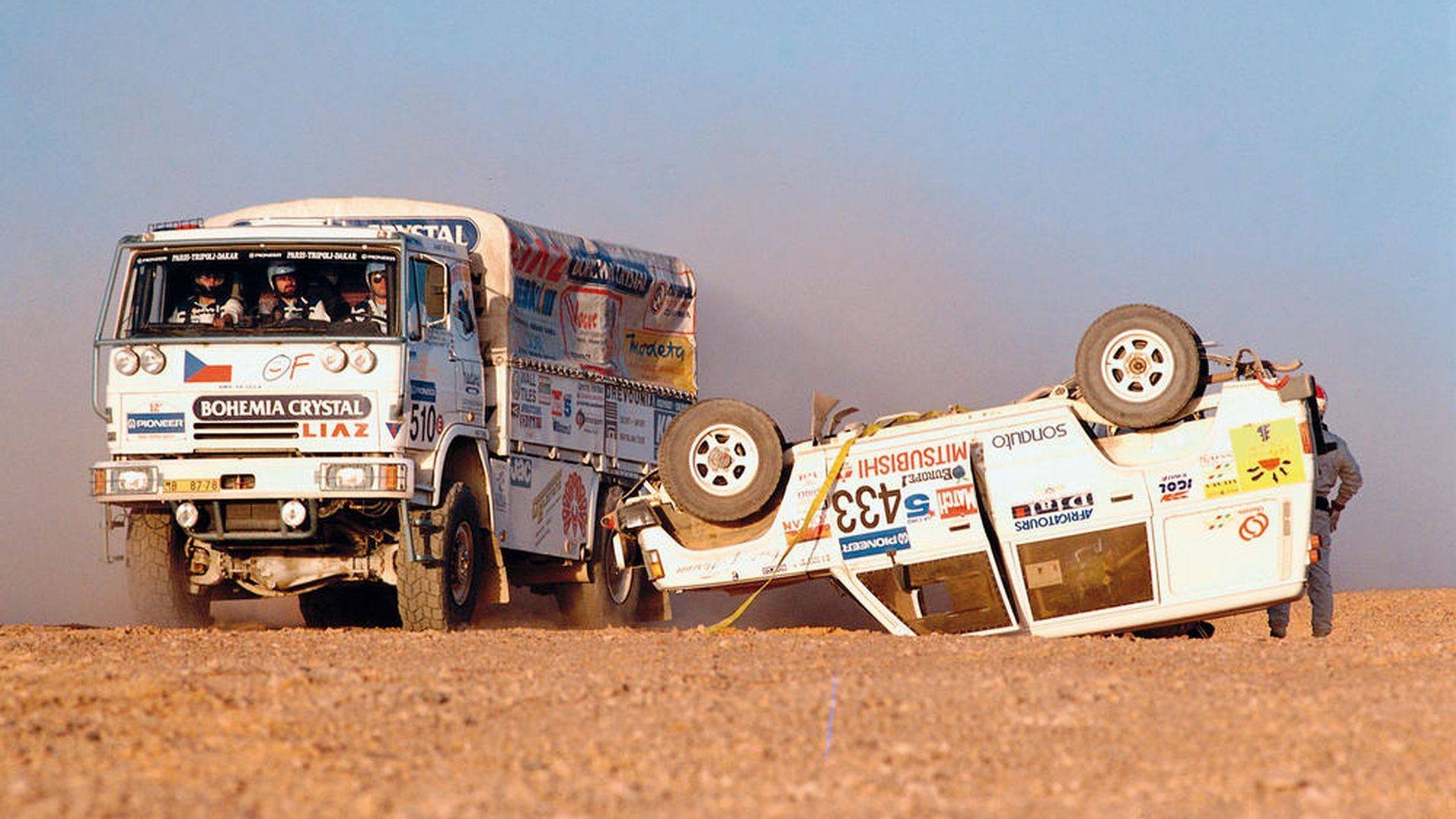 LIAZ stajne AMK Veselá trojice Vonšovský - Záleský - Fanta (#510) na Rallye Paríž-Dakar 1990.