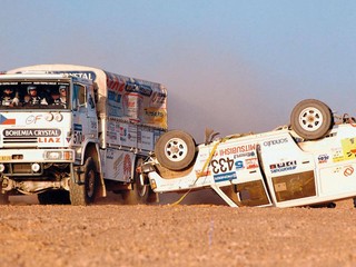 LIAZ stajne AMK Veselá trojice Vonšovský - Záleský - Fanta (#510) na Rallye Paríž-Dakar 1990.