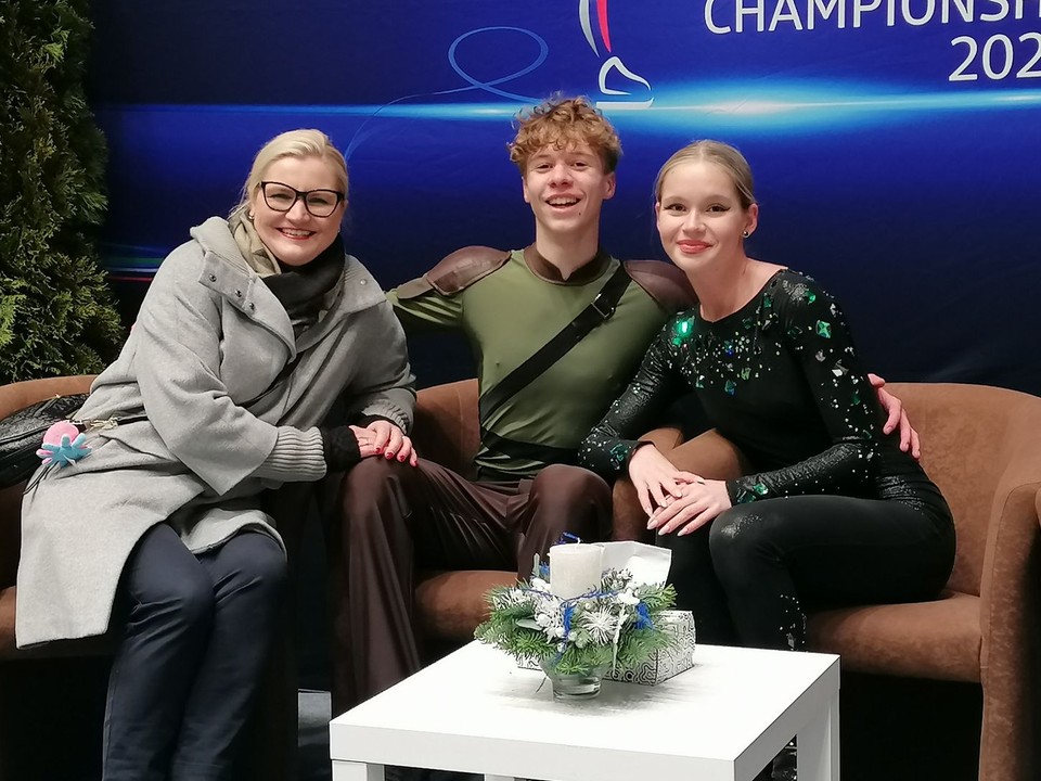 Lucia Štefanovová a Jacopo Boeris s trénerkou Luciou Kadlčákovou.