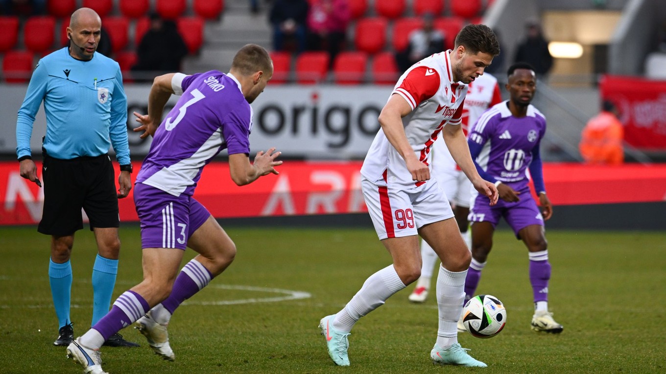 Momentka zo zápasu 19.kola Niké ligy AS Trenčín - KFC Komárno.