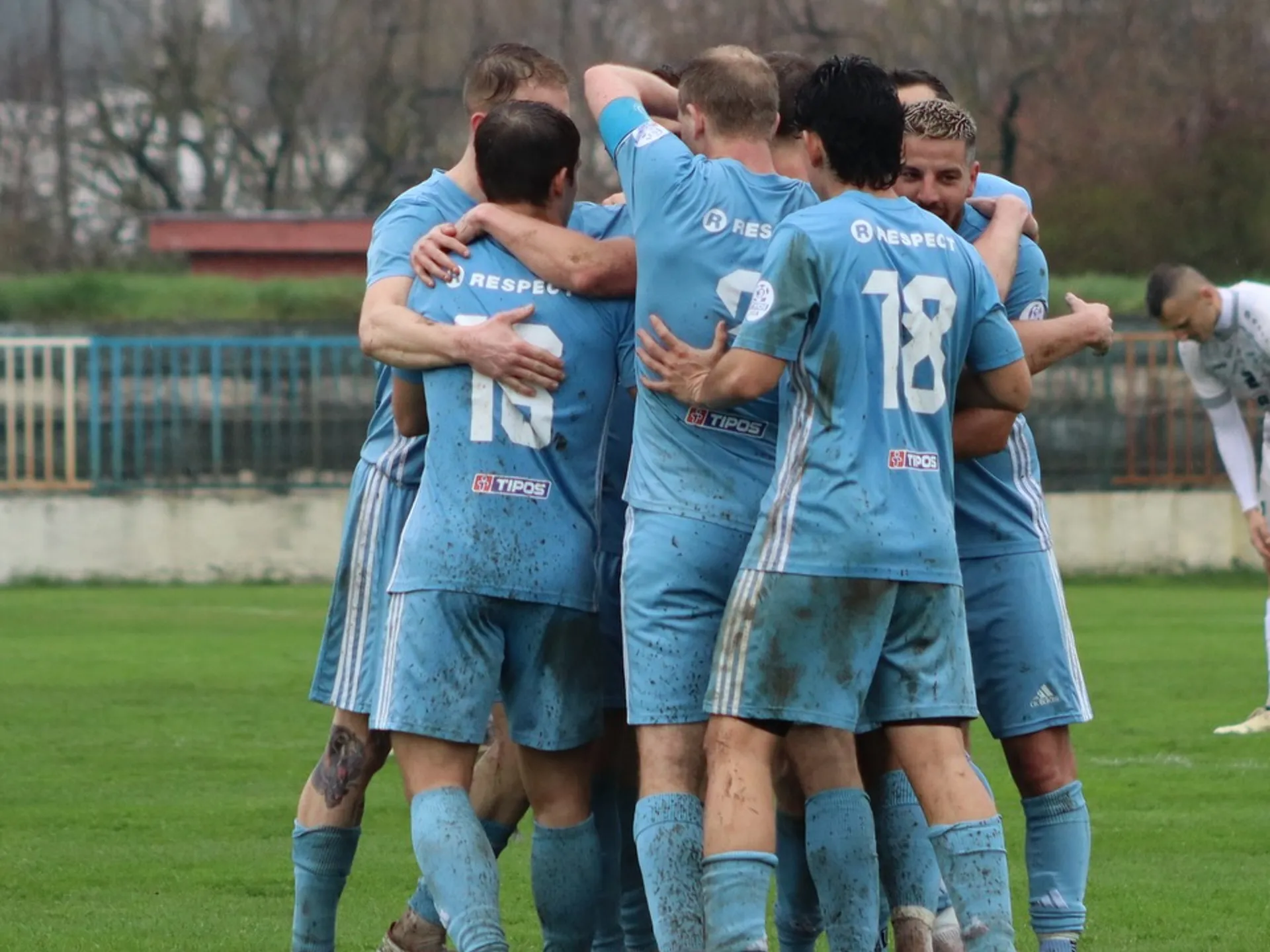 TIPOS III. LIGA ZÁPAD – Víťazstvo Šale po vyše piatich mesiacoch, hetriky Bellása a Michaličku