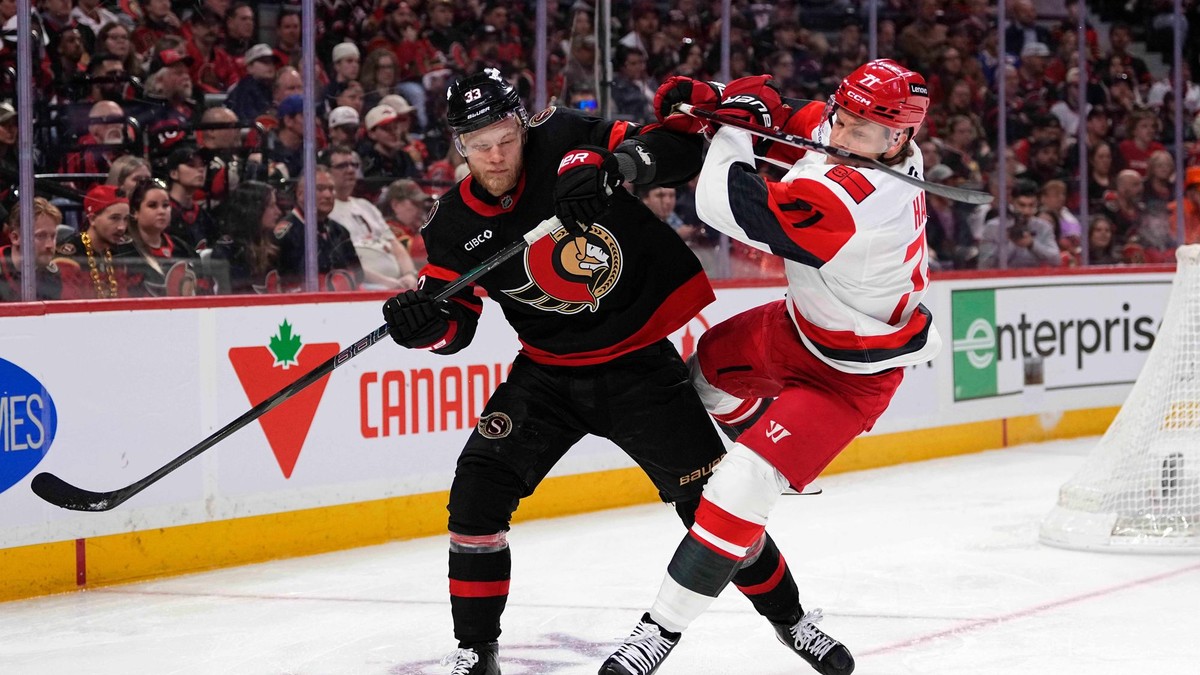 Nikolas Matinpalo a Taylor Hall.