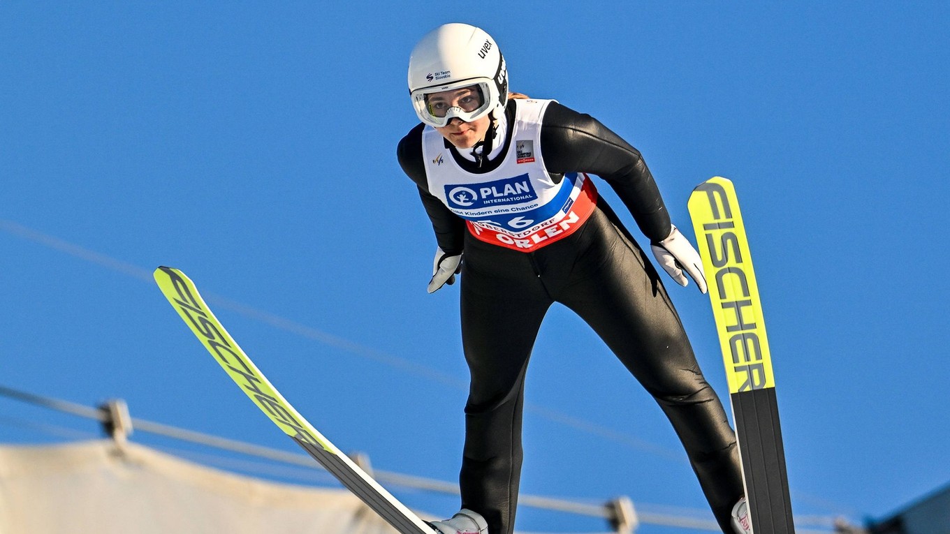 Slovenská reprezentantka v skokoch na lyžiach Kira Mária Kapustíková. 