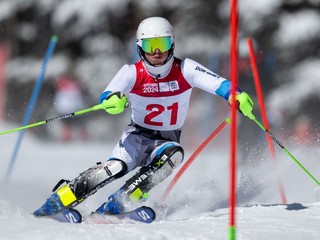 Andrej Barnáš počas prvého kola slalomu na ZOH mládeže. 