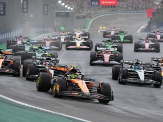 Štart šprintu Veľkej ceny Brazílie.