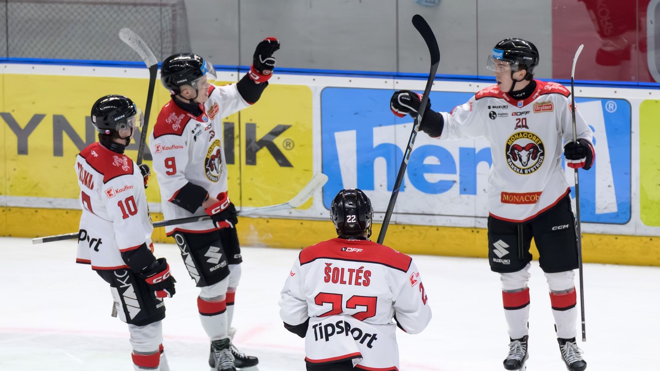 Radosť hráčov Banskej Bystrice po góle.