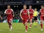 Martin Ödegaard (v strede) sa teší z gólu proti Neapolu.