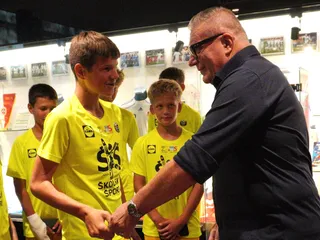 GRASSROOTS – Víťazi Školského pohára SFZ si užili atraktívnu cenu za prvenstvo