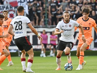 Martin Bukata a Filip Bainovič v prípravnom zápase FC Spartak Trnava - Valencia CF.