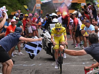 Tadej Pogačar počas 14. etapy na Tour de France 2024.