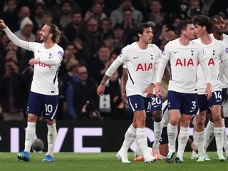 Tottenham Hotspur oslavuje gól.