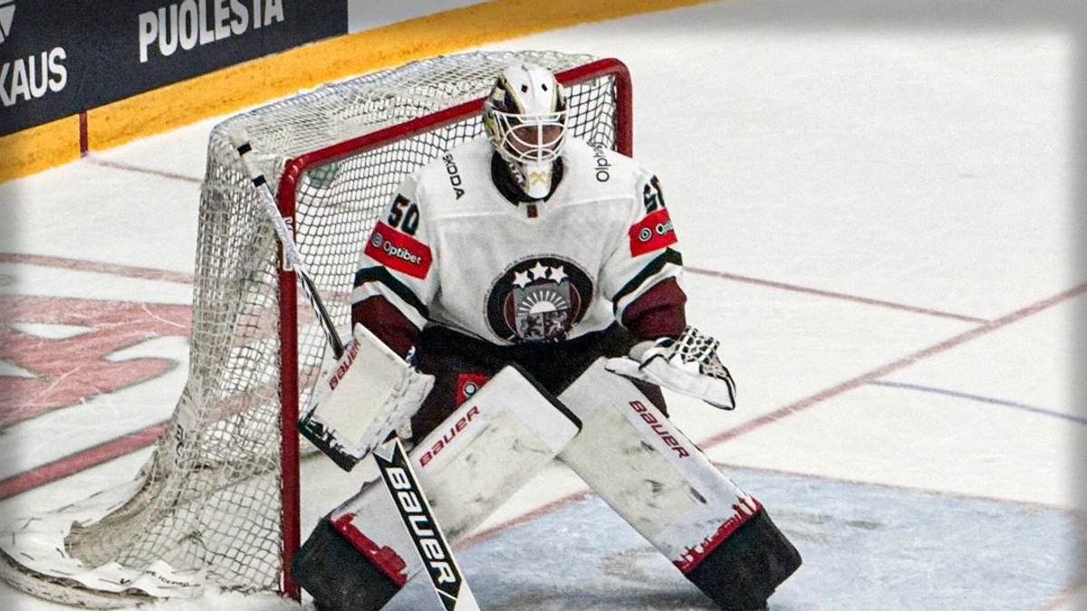 Lotyšský brankár.